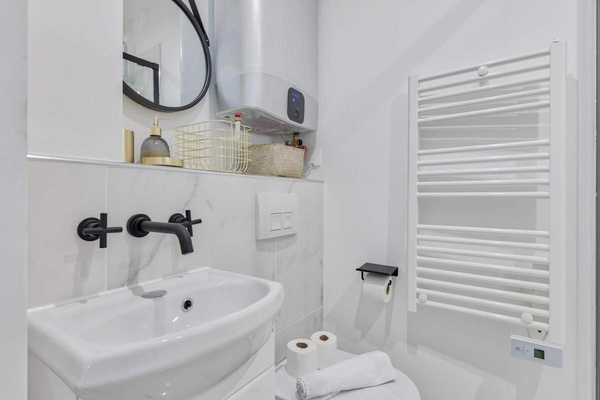 Appartement Renove Proche Arc Triomphe - 2P Paris Exteriör bild